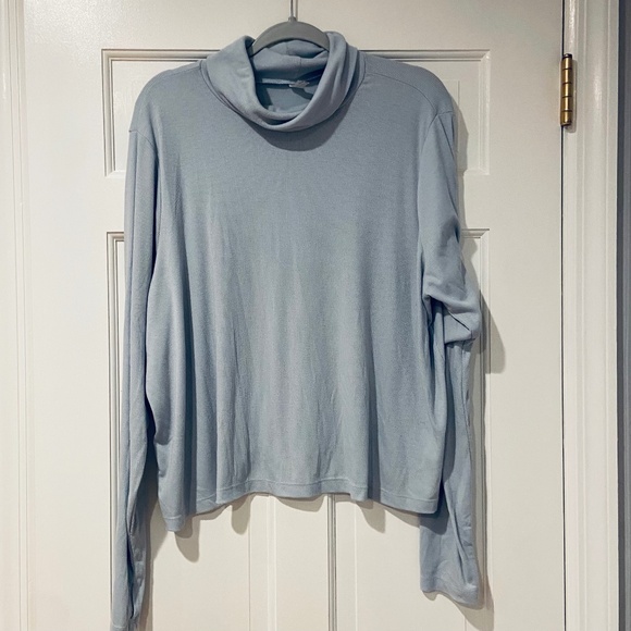 Old Navy Blue Cropped Lightweight Ribbed Turtleneck XXL with Thumb Holes - Picture 2 of 10